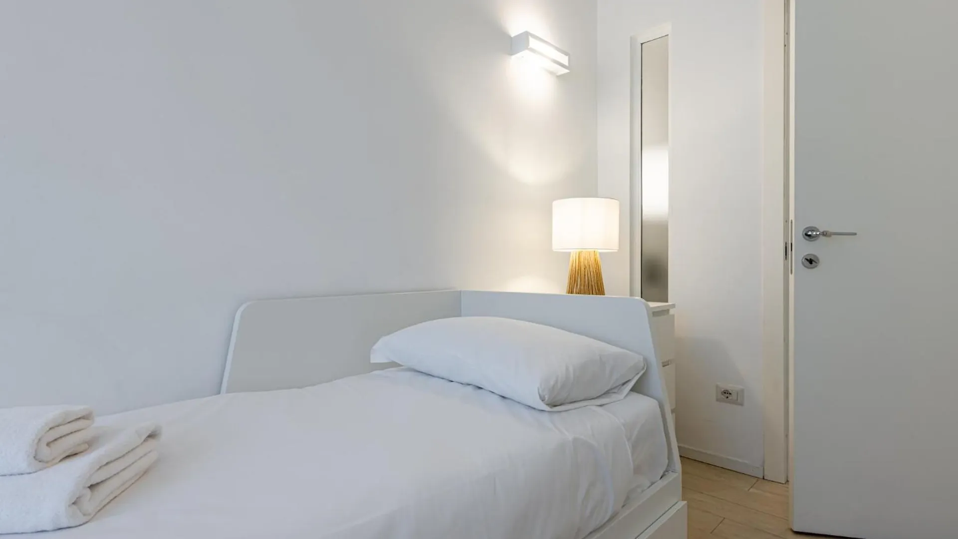 Cortivo - Piola 8 - Metro Apartment Milan